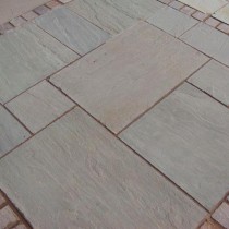 Autumn Brown Indian Sandstone Natural Calibrated Patio Paving Slabs Pack 15.5m2 22mm Autumn Brown Indian Sandstone Natural Calibrated Patio Paving Slabs Pack 15.5m2 22mm