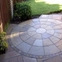 Autumn Brown Indian Sandstone Natural Circle Patio Paving Slabs Pack 2.7m Autumn Brown Indian Sandstone Natural Circle Patio Paving Slabs Pack 2.7m
