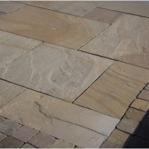 Rippon Buff Indian Sandstone Natural Calibrated Patio Paving Slabs Pack 18.5m2 22mm Rippon Buff Indian Sandstone Natural Calibrated Patio Paving Slabs Pack 18.5m2 22mm